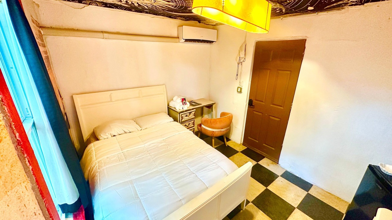 Photo of Bedroom in Midtown