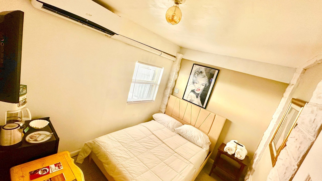 Photo of Bedroom in Midtown