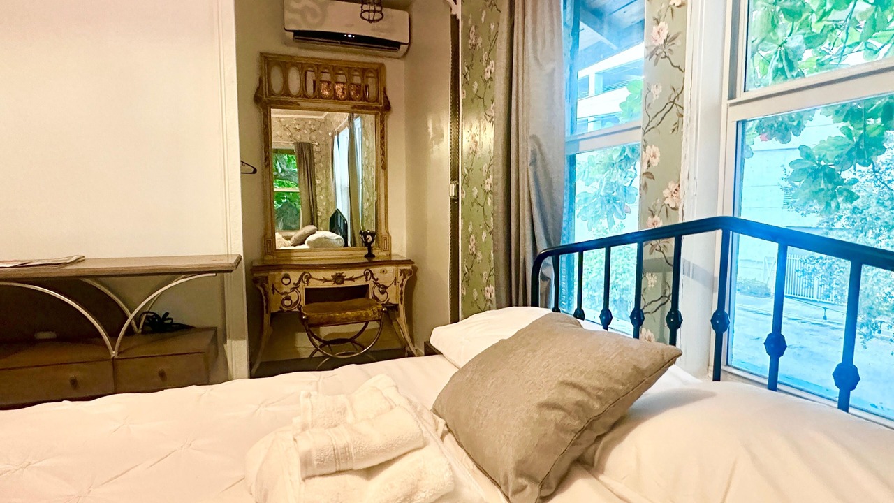 Photo of Bedroom in Midtown