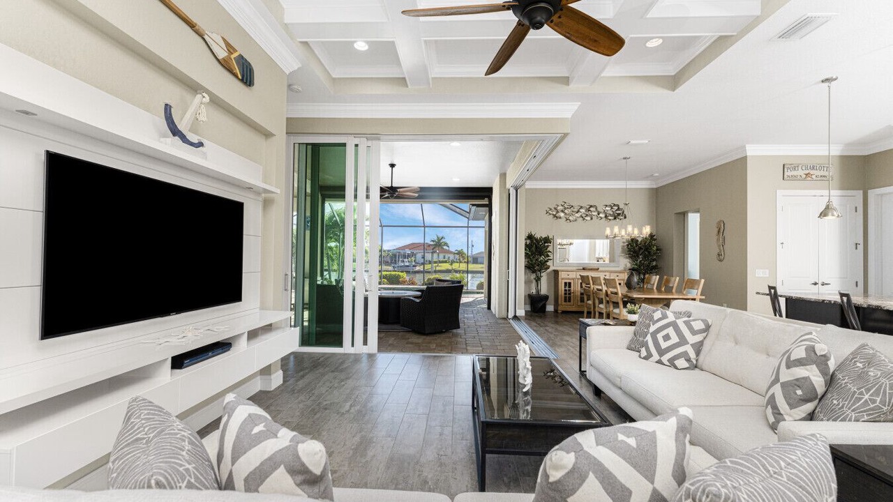 Photo of Livingroom in South Gulf Cove