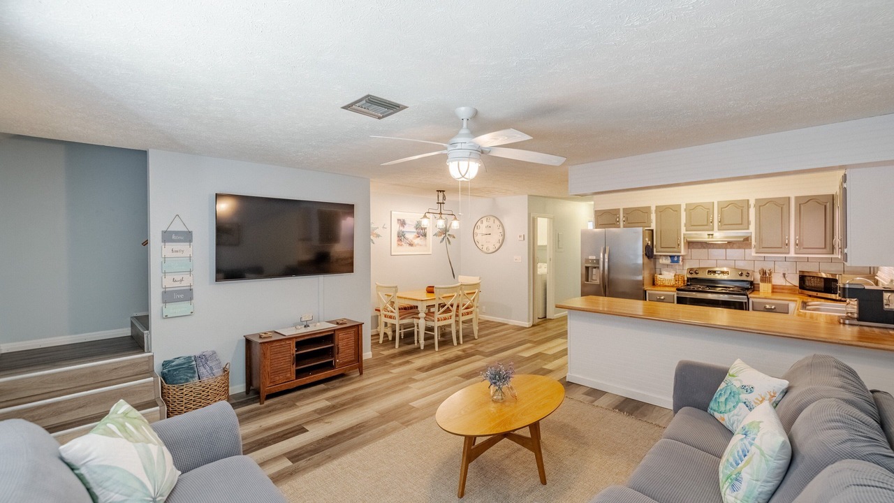 Photo of Livingroom in Bahama Beach
