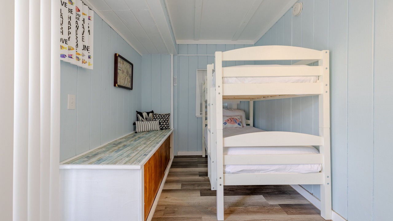 Photo of Bedroom in Bahama Beach