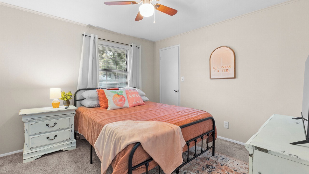 Photo of Bedroom in Perry
