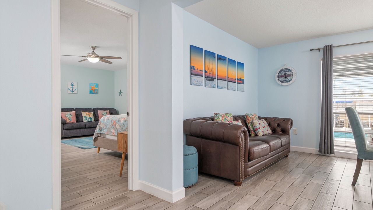 Photo of Livingroom in Whitney Beach