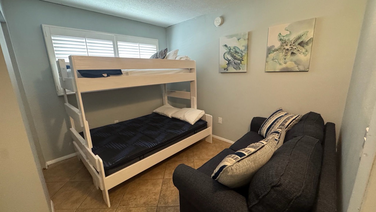 Photo of Bedroom in Upper Grand Lagoon