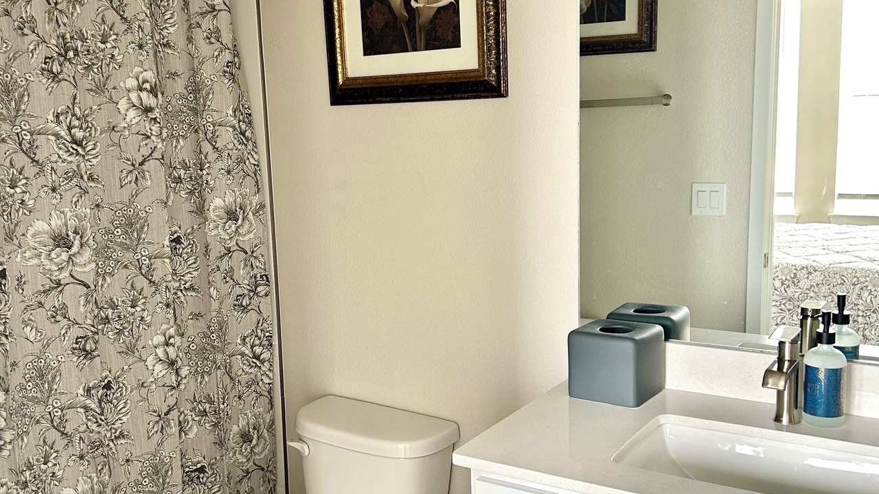 Photo of Bathroom in Oakford Park