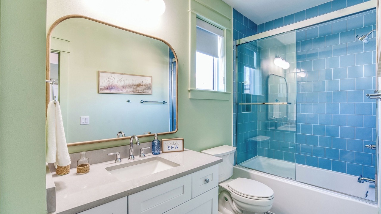 Photo of Bathroom in Gulfview Heights