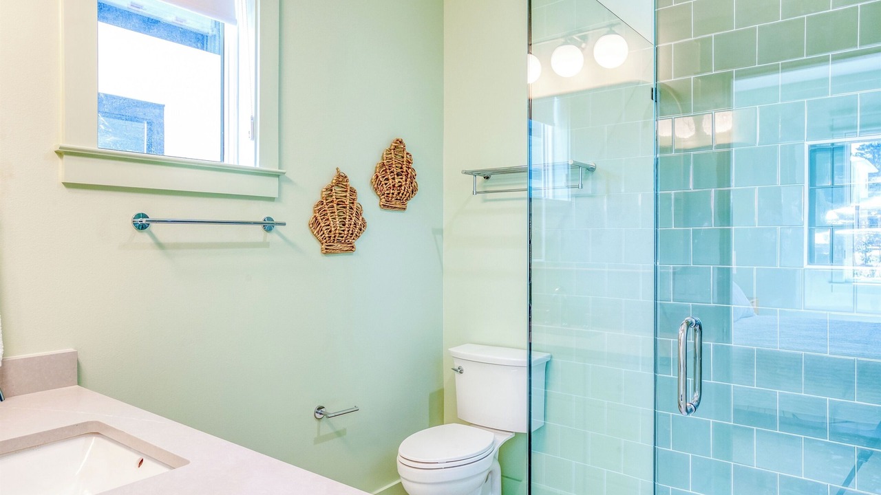 Photo of Bathroom in Gulfview Heights