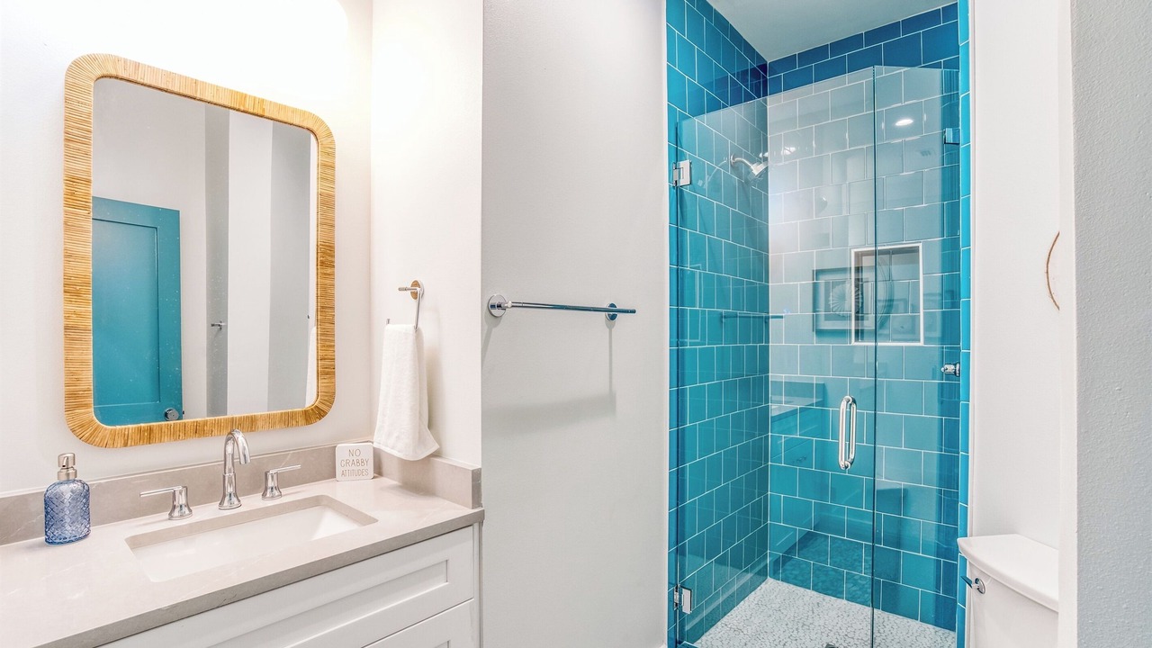 Photo of Bathroom in Gulfview Heights