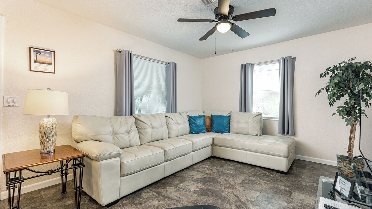 Photo of Livingroom in Tarpon Springs