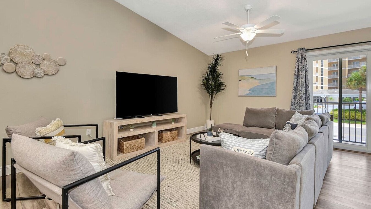 Photo of Livingroom in Mcelroys Belleview