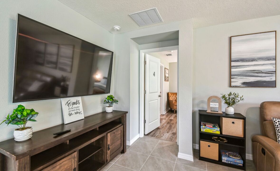 Photo of Livingroom in Forest Oaks