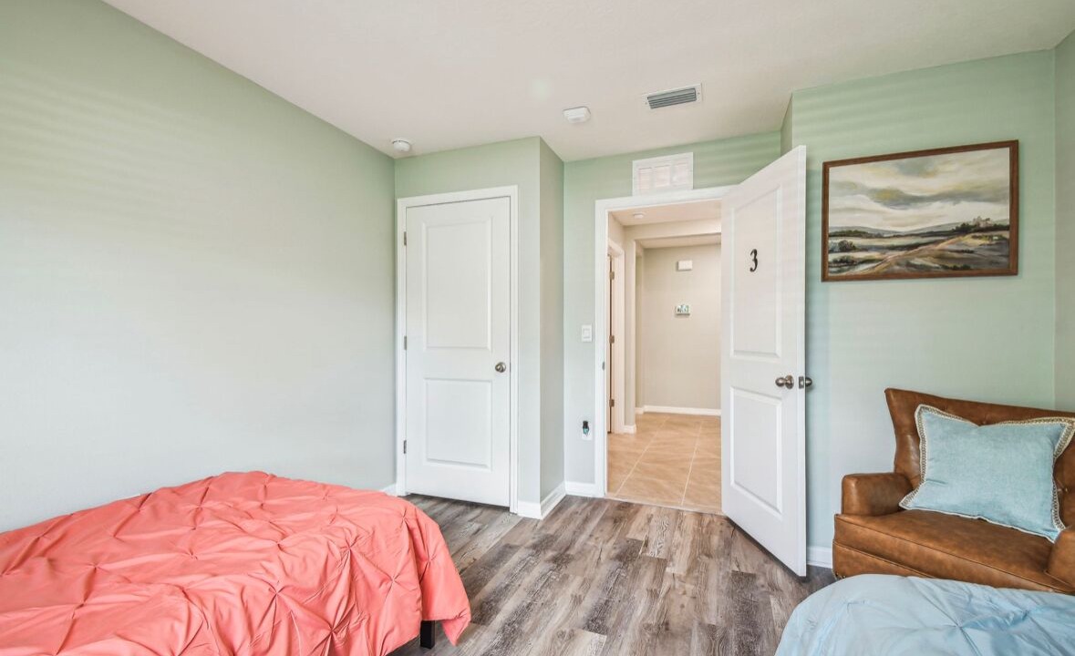 Photo of Bedroom in Forest Oaks