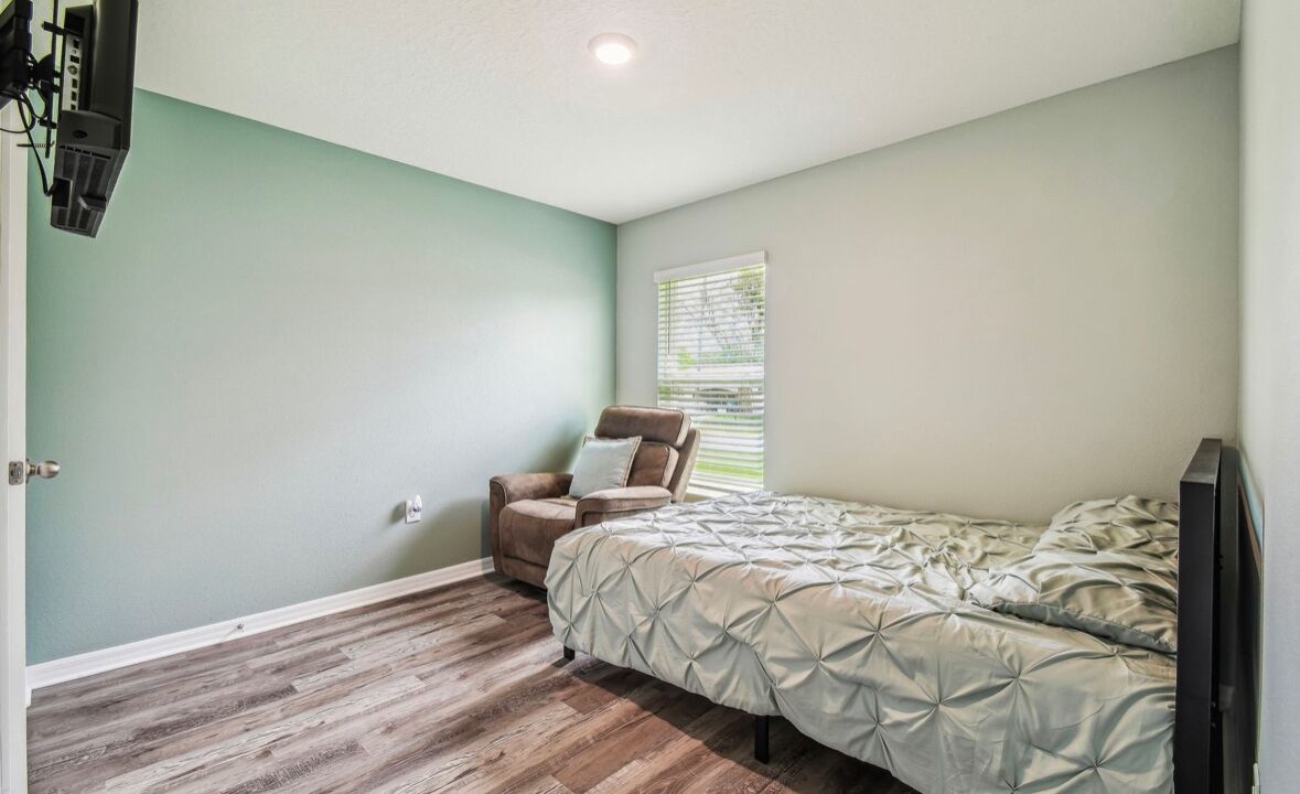 Photo of Bedroom in Forest Oaks