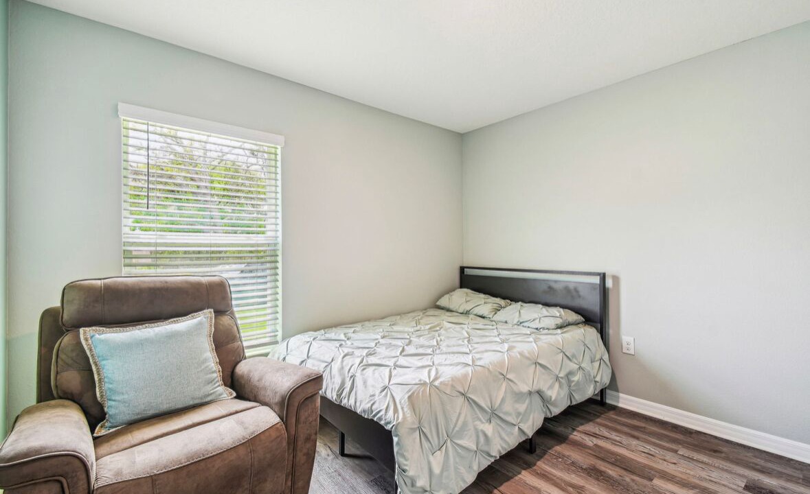 Photo of Bedroom in Forest Oaks