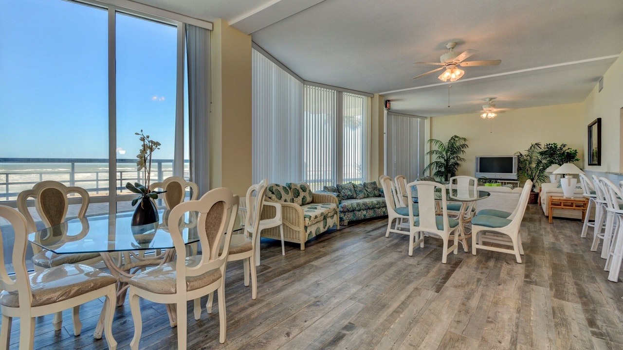 Photo of Livingroom in Daytona Beach Shores