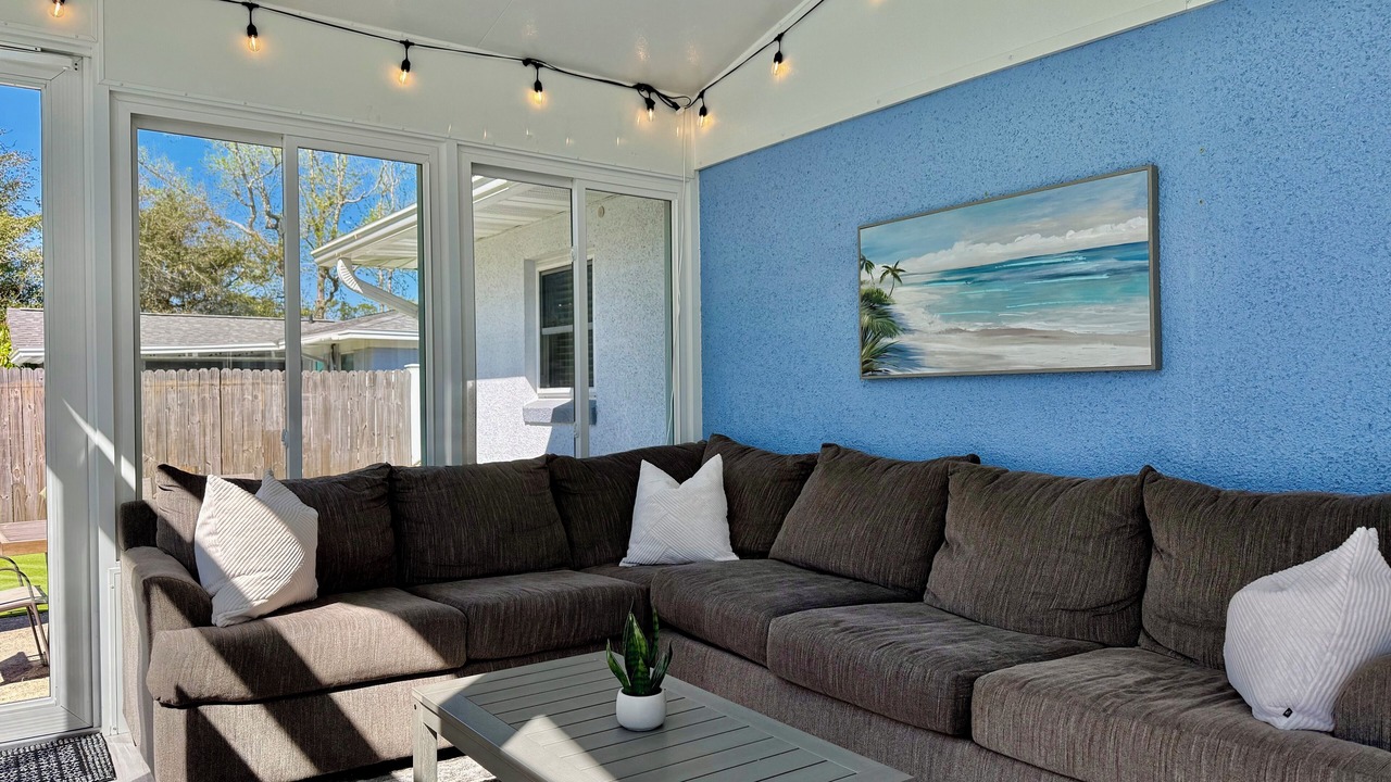 Photo of Livingroom in Dolphin's Cove