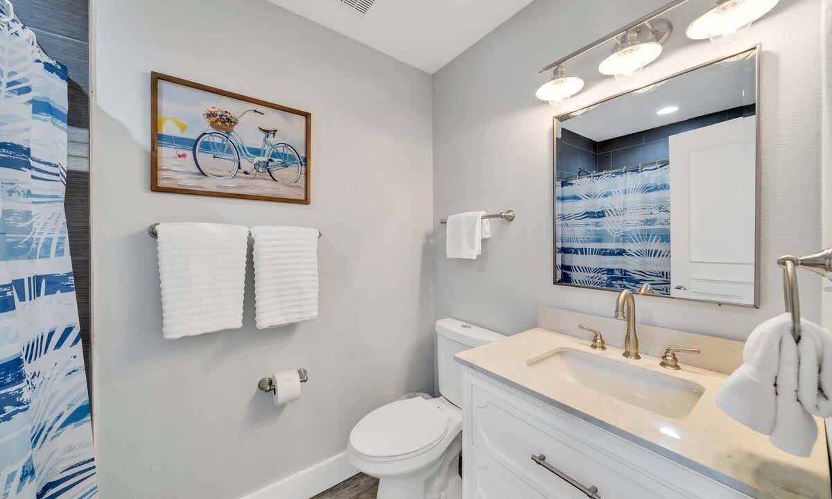 Photo of Bathroom in El Centro Beach