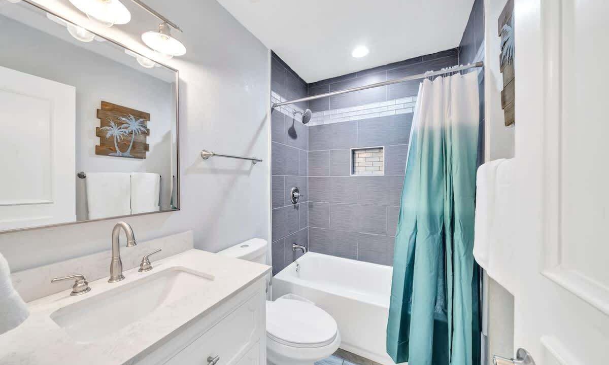 Photo of Bathroom in El Centro Beach