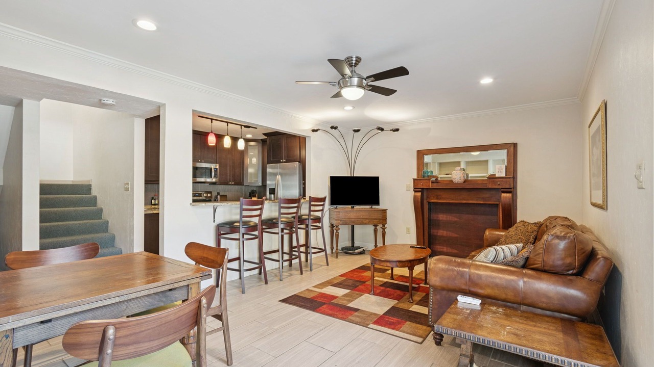 Photo of Livingroom in Gainesville