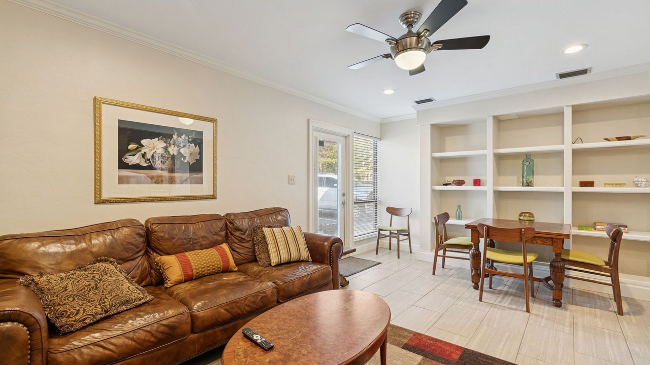 Photo of Livingroom in Gainesville