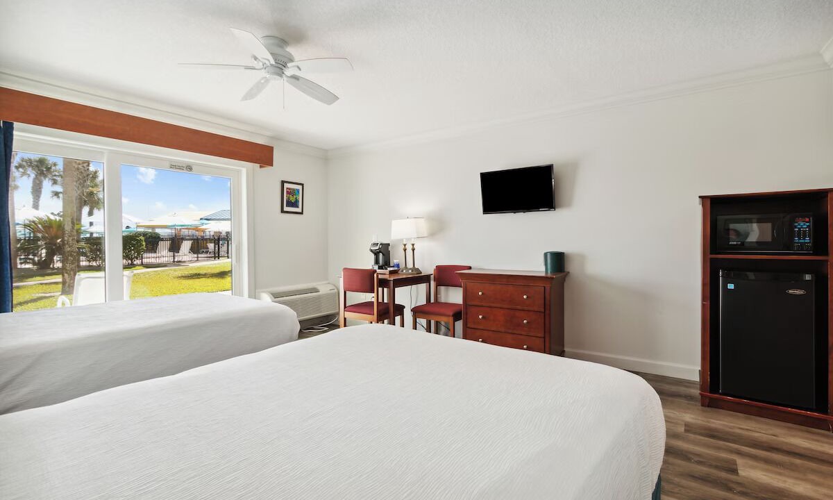 Photo of Bedroom in Neptune Beach
