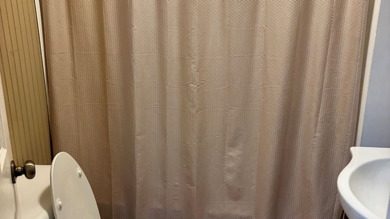 Photo of Bathroom in Hartsfield