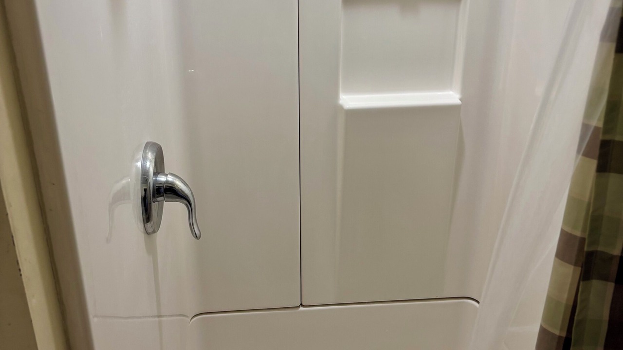 Photo of Bathroom in Hartsfield