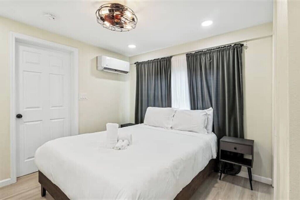 Photo of Bedroom in United Central