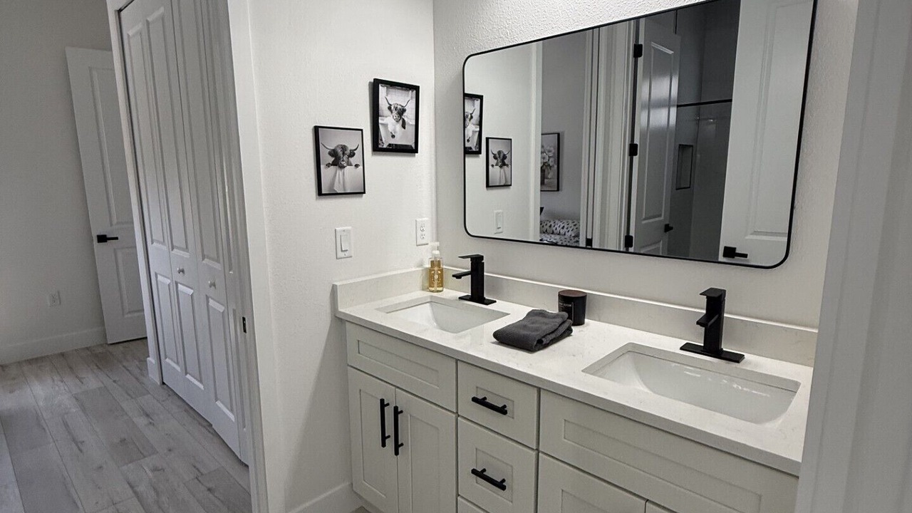 Photo of Bathroom in Pine Valley