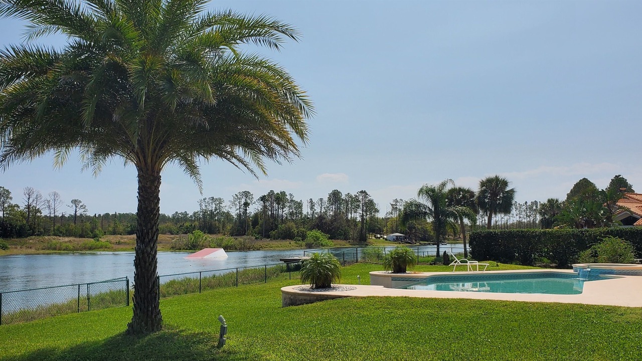 Photo of Outdoor in Groveland