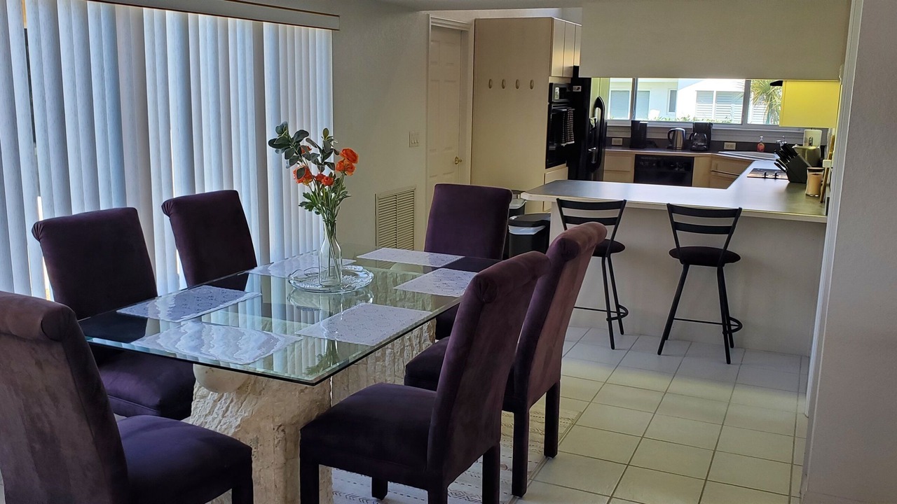 Photo of Livingroom in Groveland