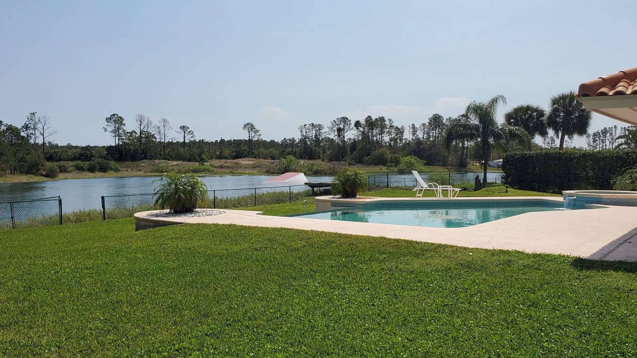 Photo of Outdoor in Groveland