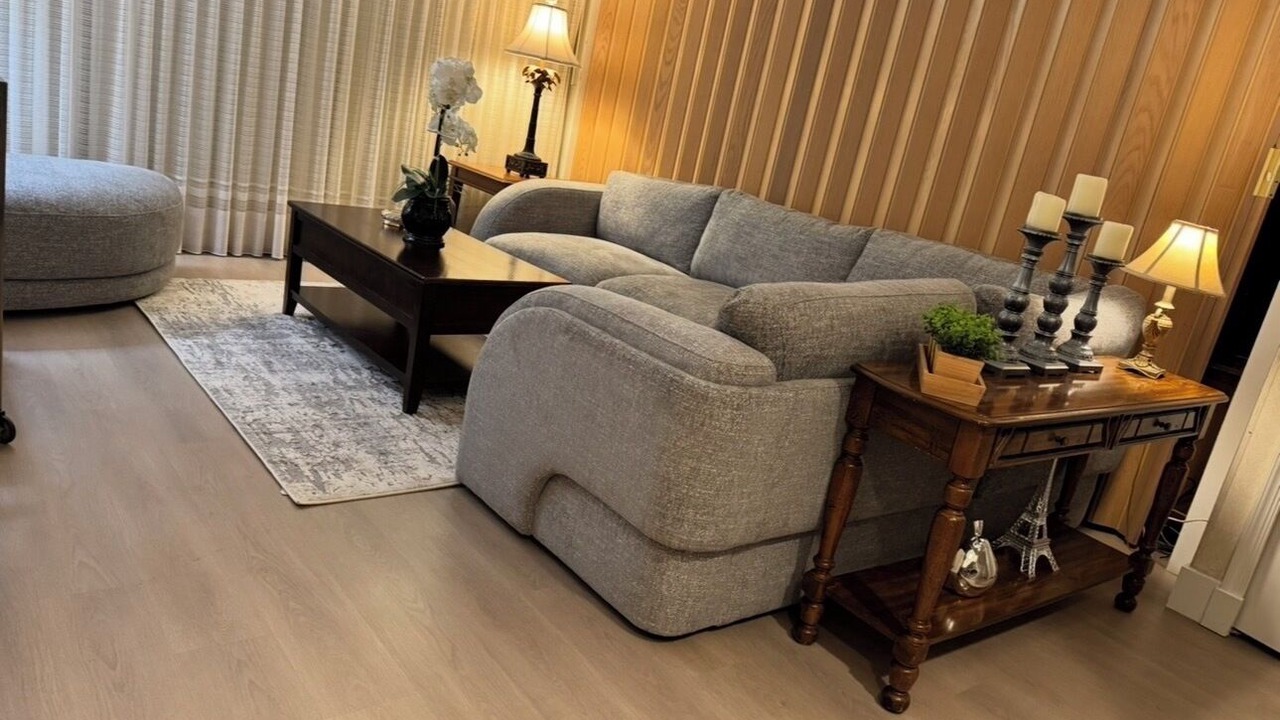 Photo of Livingroom in Lake Shore Estates