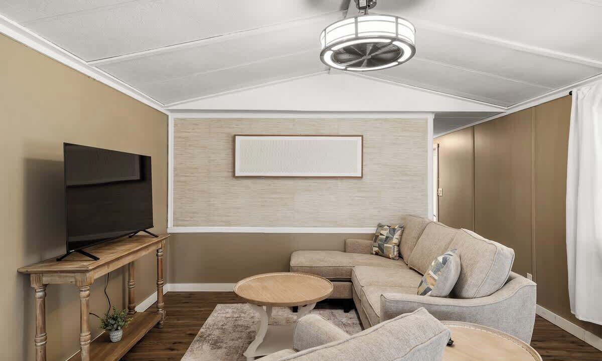Photo of Livingroom in Dade City