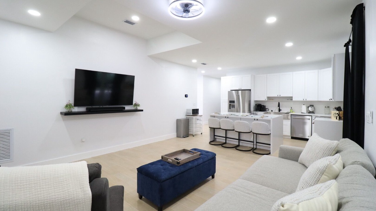 Photo of Livingroom in Davie