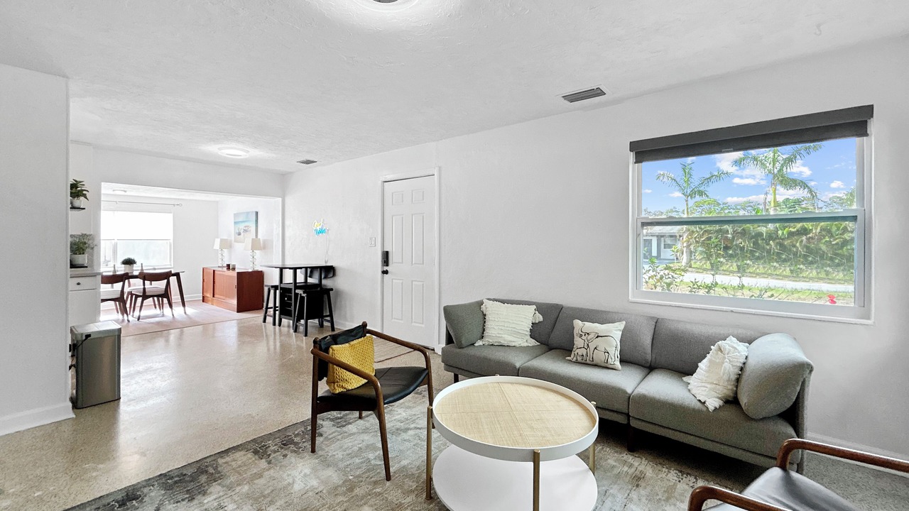 Photo of Livingroom in Arlington Park