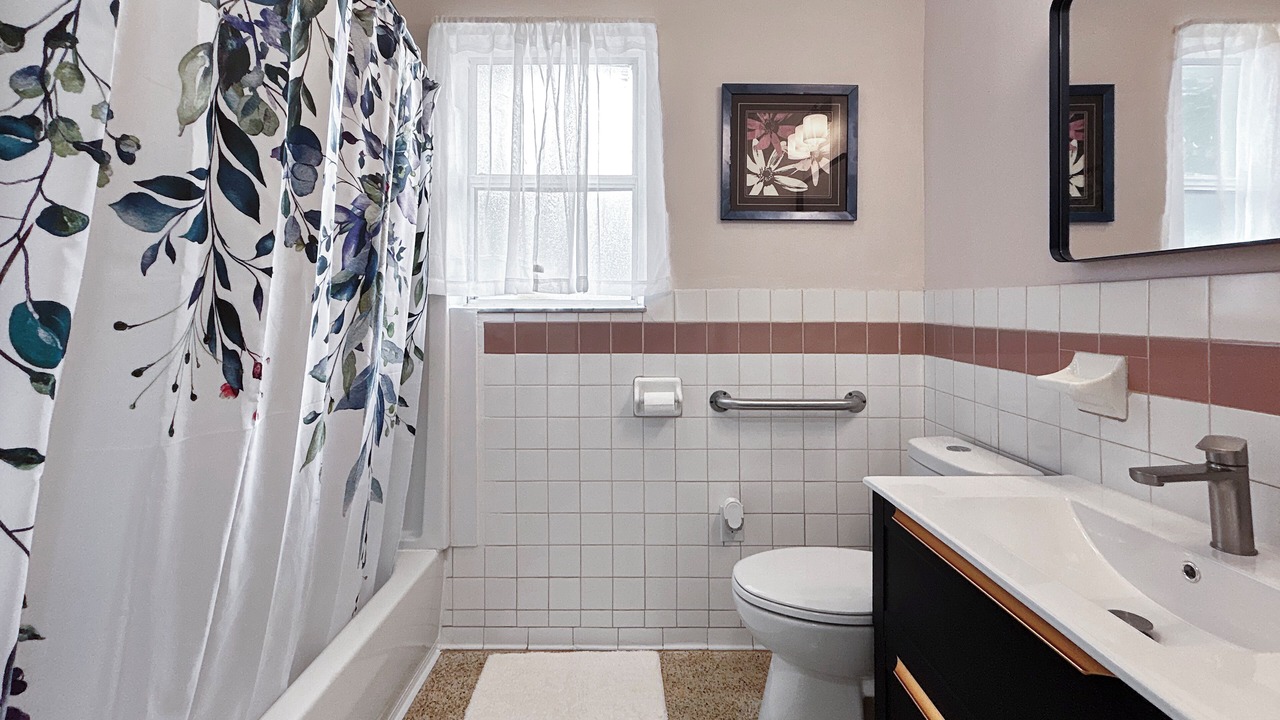 Photo of Bathroom in Arlington Park