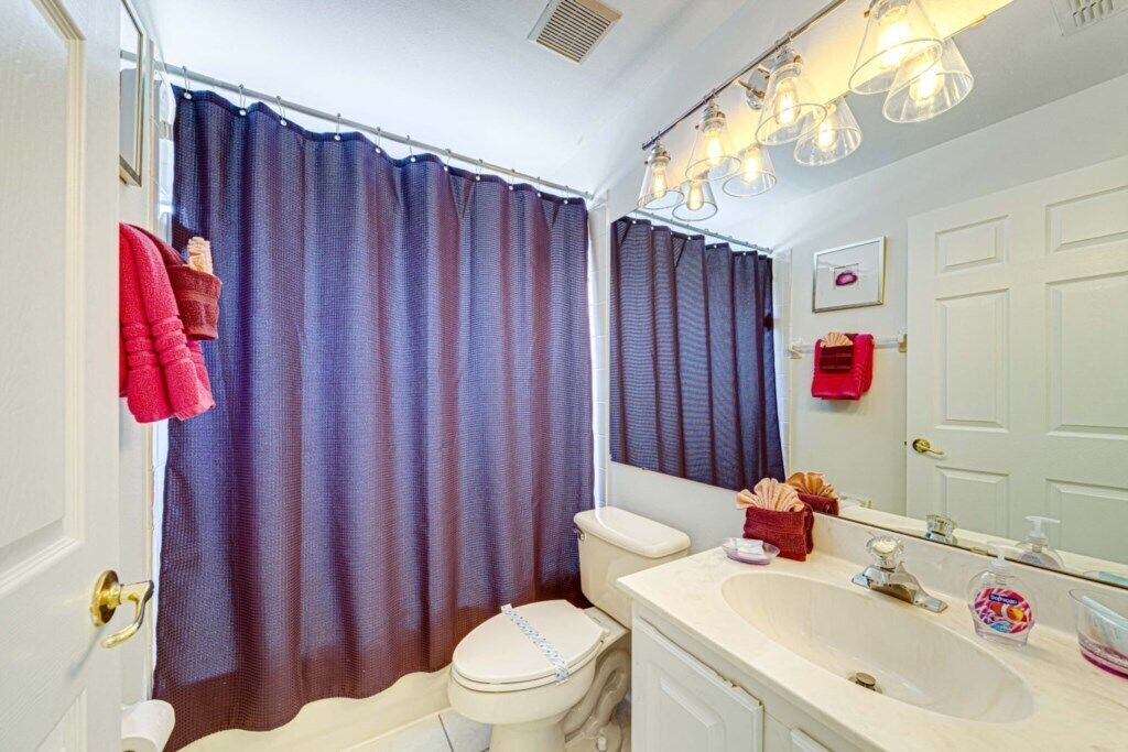 Photo of Bathroom in Orange Tree