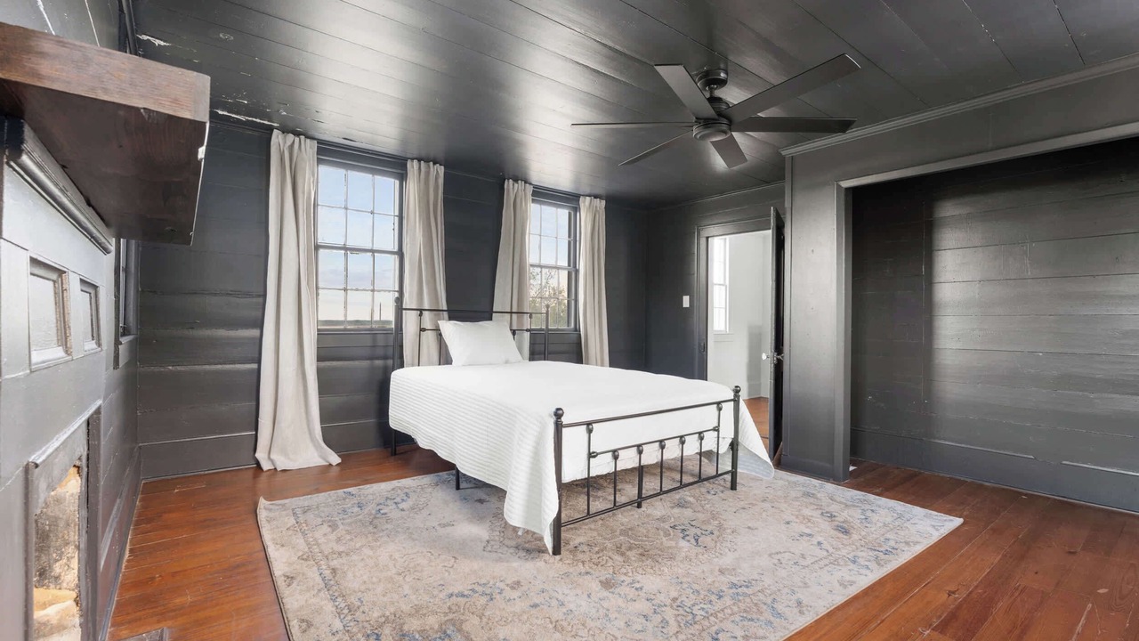 Photo of Bedroom in Tattnall County