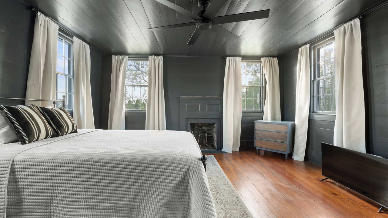 Photo of Bedroom in Tattnall County