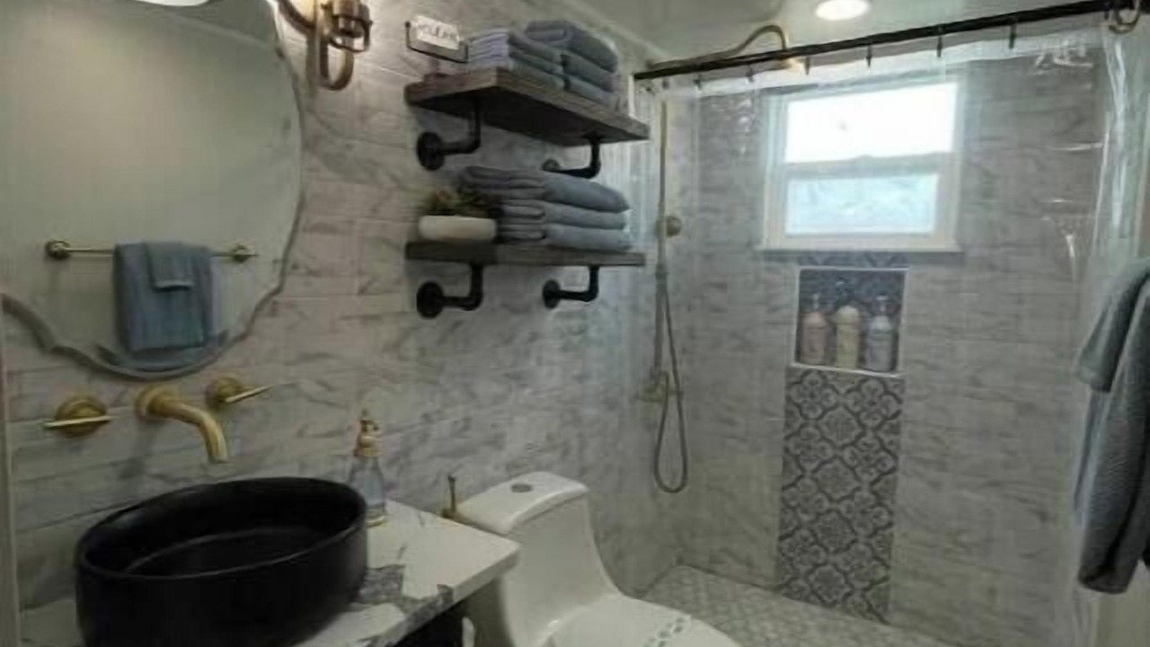 Photo of Bathroom in Davenport
