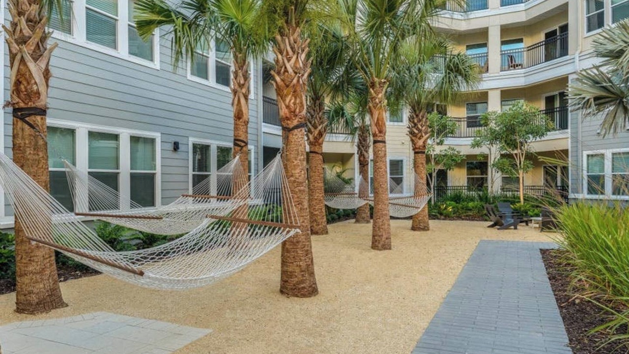Photo of Patio Balcony in Carver City - Lincoln Gardens