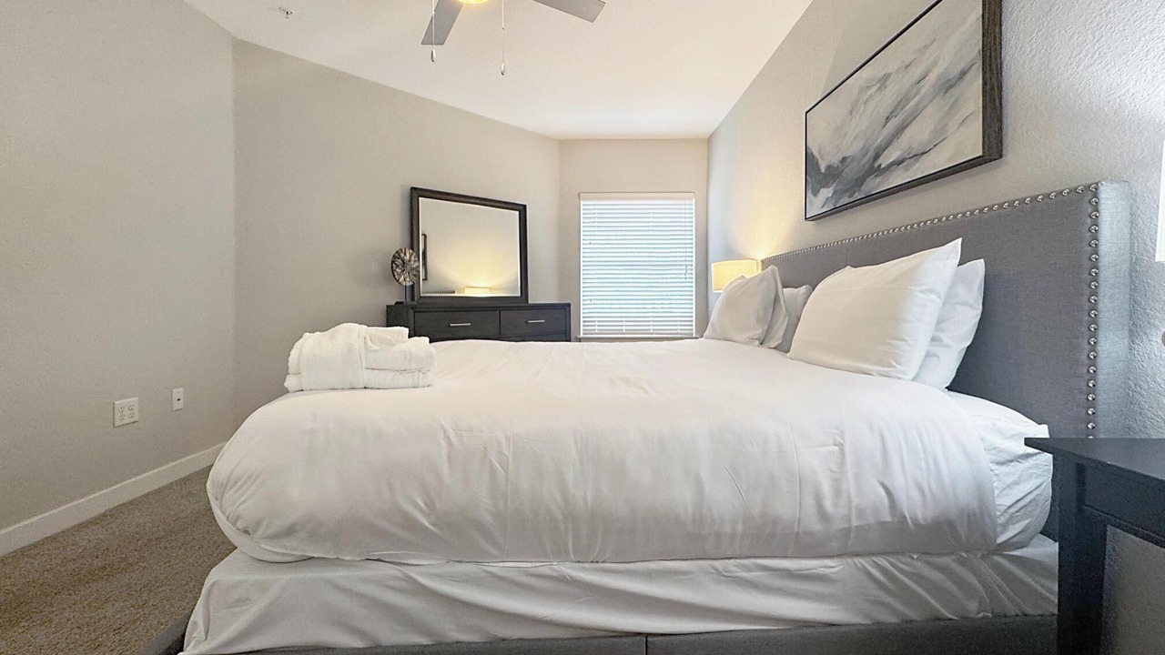 Photo of Bedroom in Carver City - Lincoln Gardens