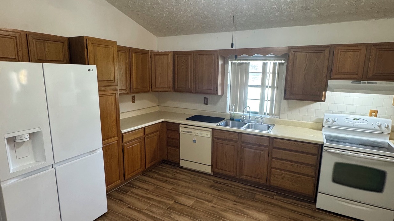 Photo of Kitchen in Gulf Coast Acres