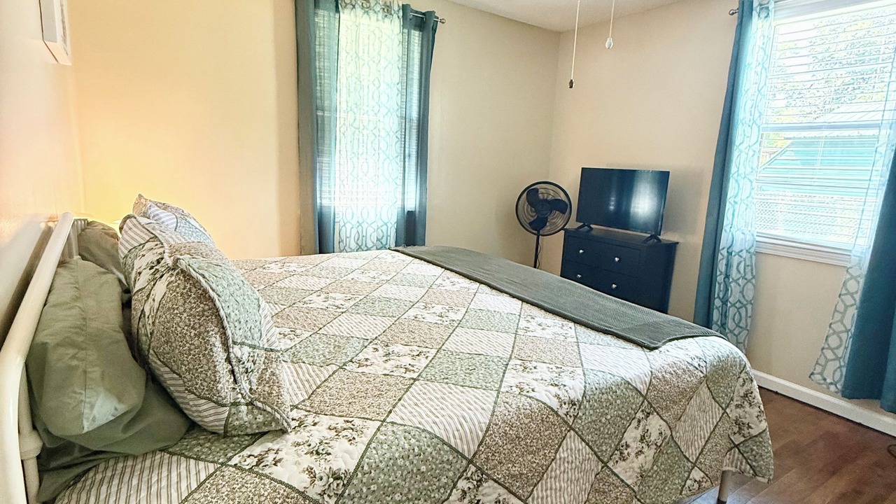 Photo of Bedroom in Perry