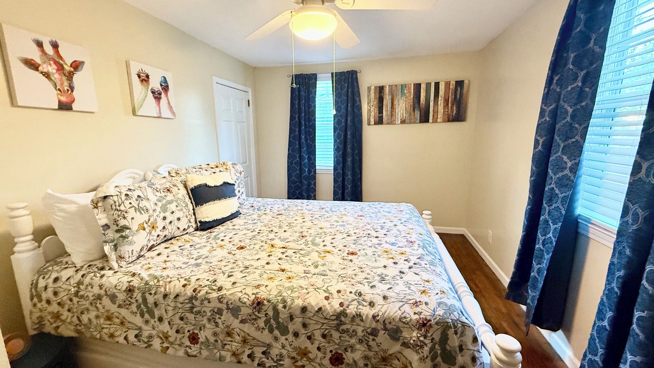 Photo of Bedroom in Perry