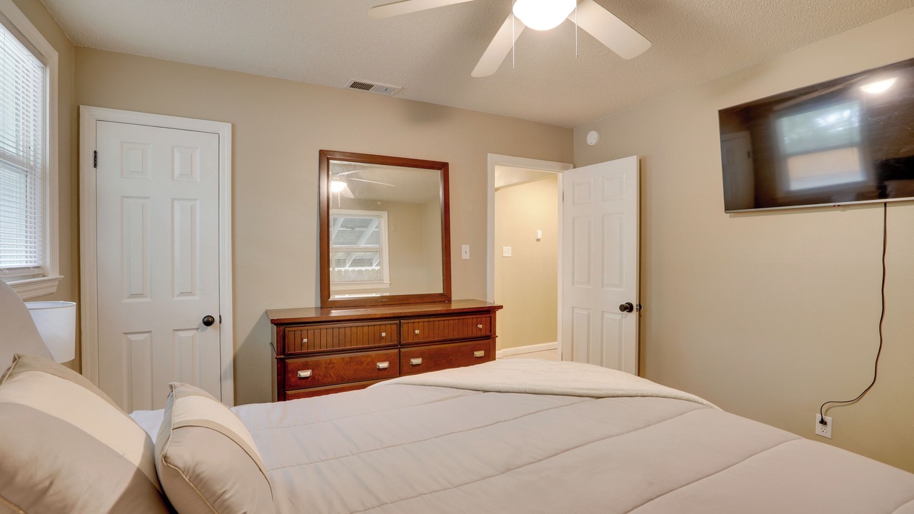 Photo of Bedroom in Hinesville