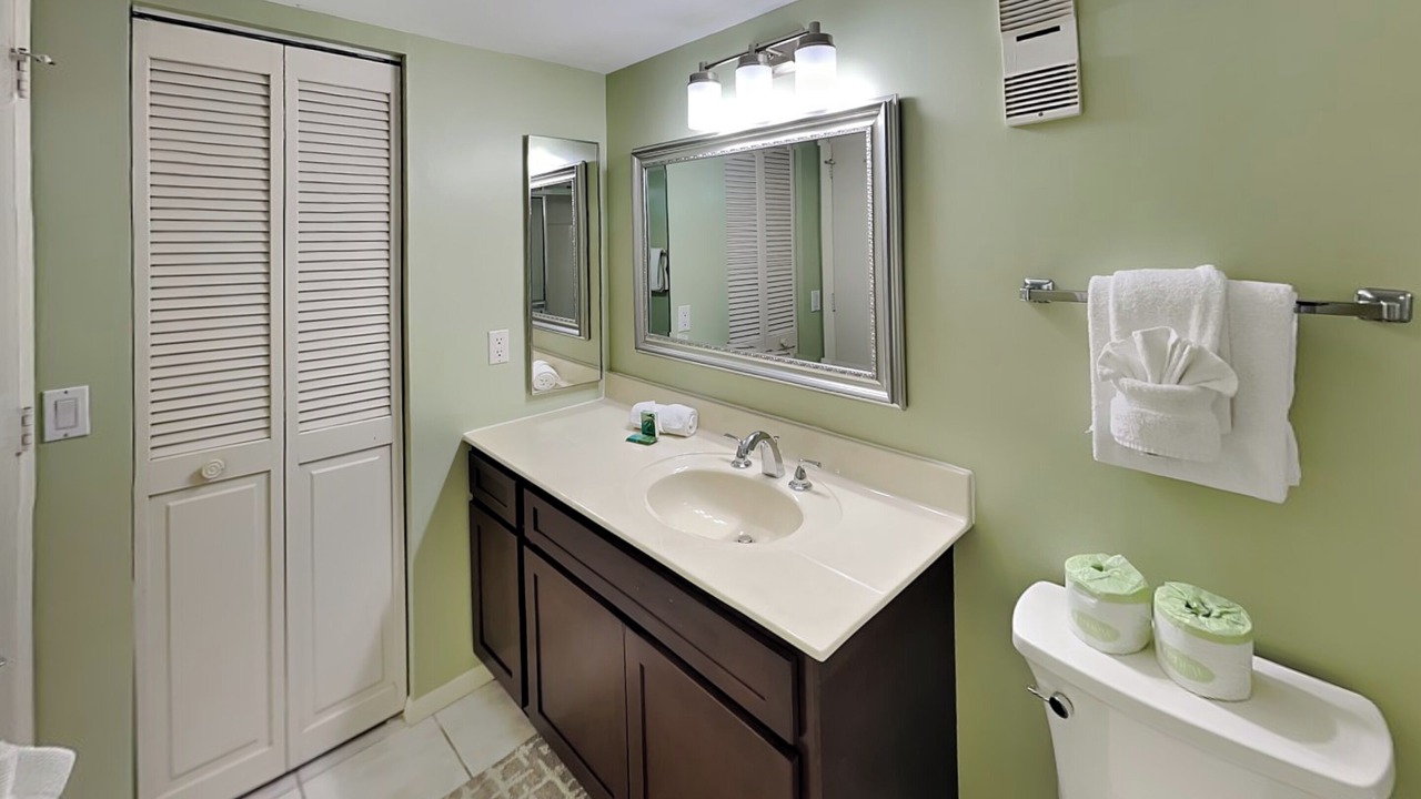 Photo of Bathroom in Mid Island