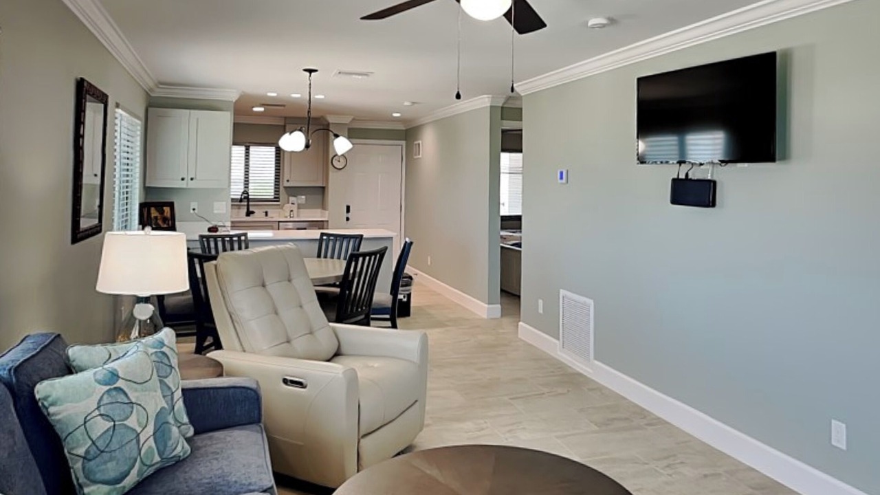 Photo of Bedroom in Mid Island